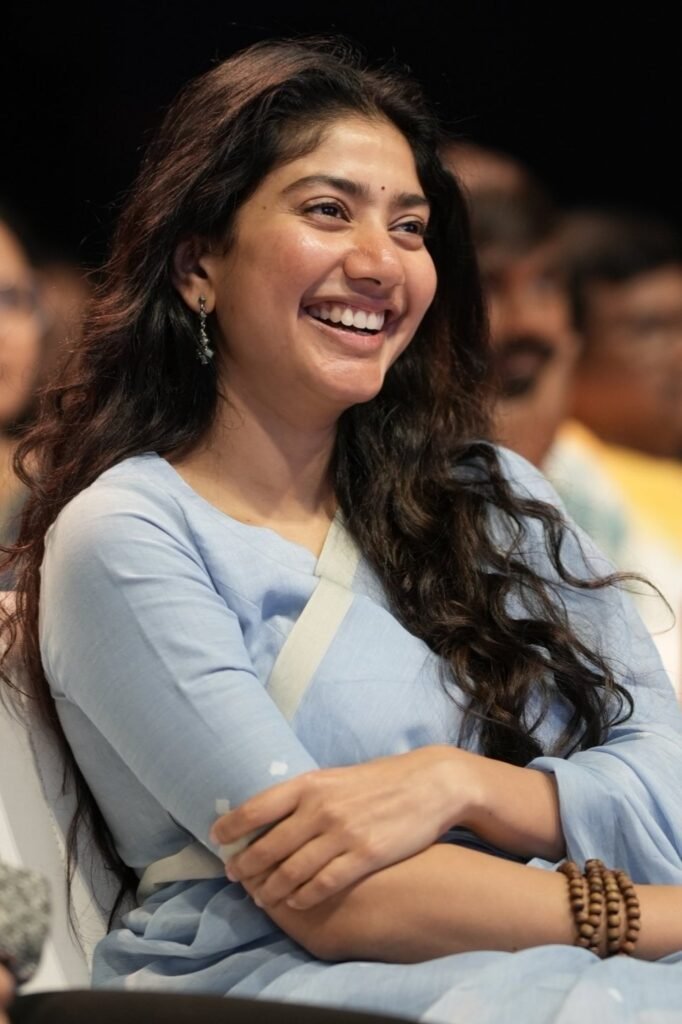 https://talkiesplus.com/sai-pallavi-stuns-at-thandel-movie-pre-release-event/