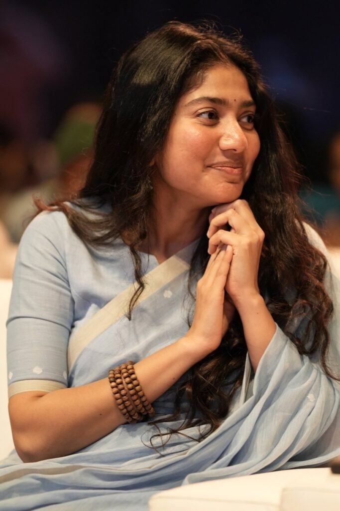 https://talkiesplus.com/sai-pallavi-stuns-at-thandel-movie-pre-release-event/