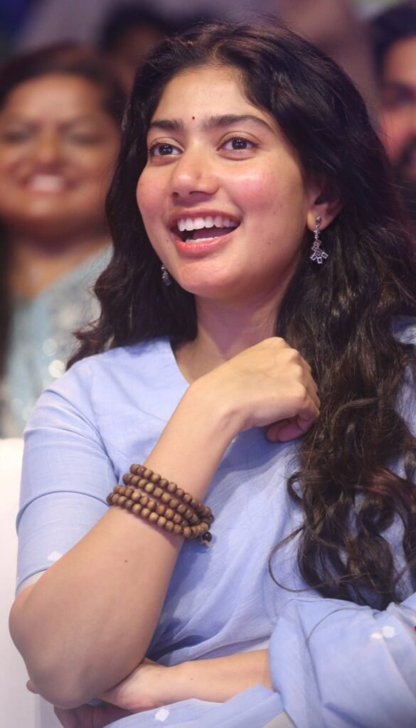 https://talkiesplus.com/sai-pallavi-stuns-at-thandel-movie-pre-release-event/