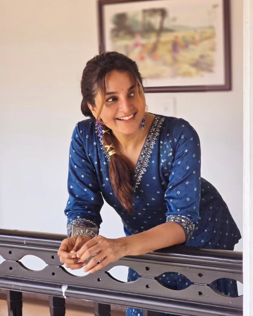 Manju Warrier’s Stunning Photoshoot at Store Launch – A Vision of Elegance 