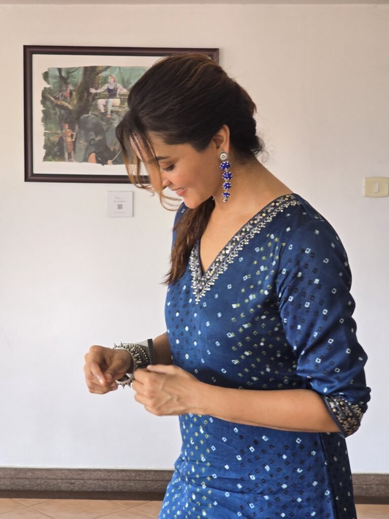 Manju Warrier’s Stunning Photoshoot at Store Launch – A Vision of Elegance 